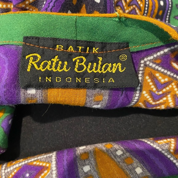 Mardi Gras Kaftan - Picture 3 of 3